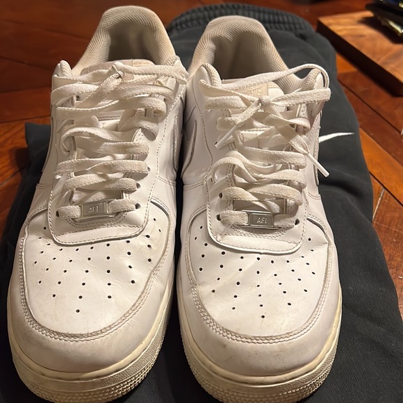 Nike - Picture 3 of 5